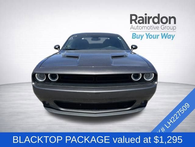 Used 2020 Dodge Challenger SXT w/ Blacktop Package RWD image 2