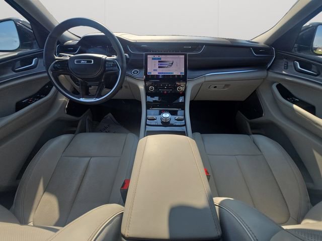 Used 2022 Jeep Grand Cherokee Overland w/ Luxury Tech Group IV image 18