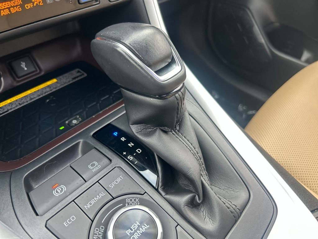 Certified 2020 Toyota RAV4 Limited image 17