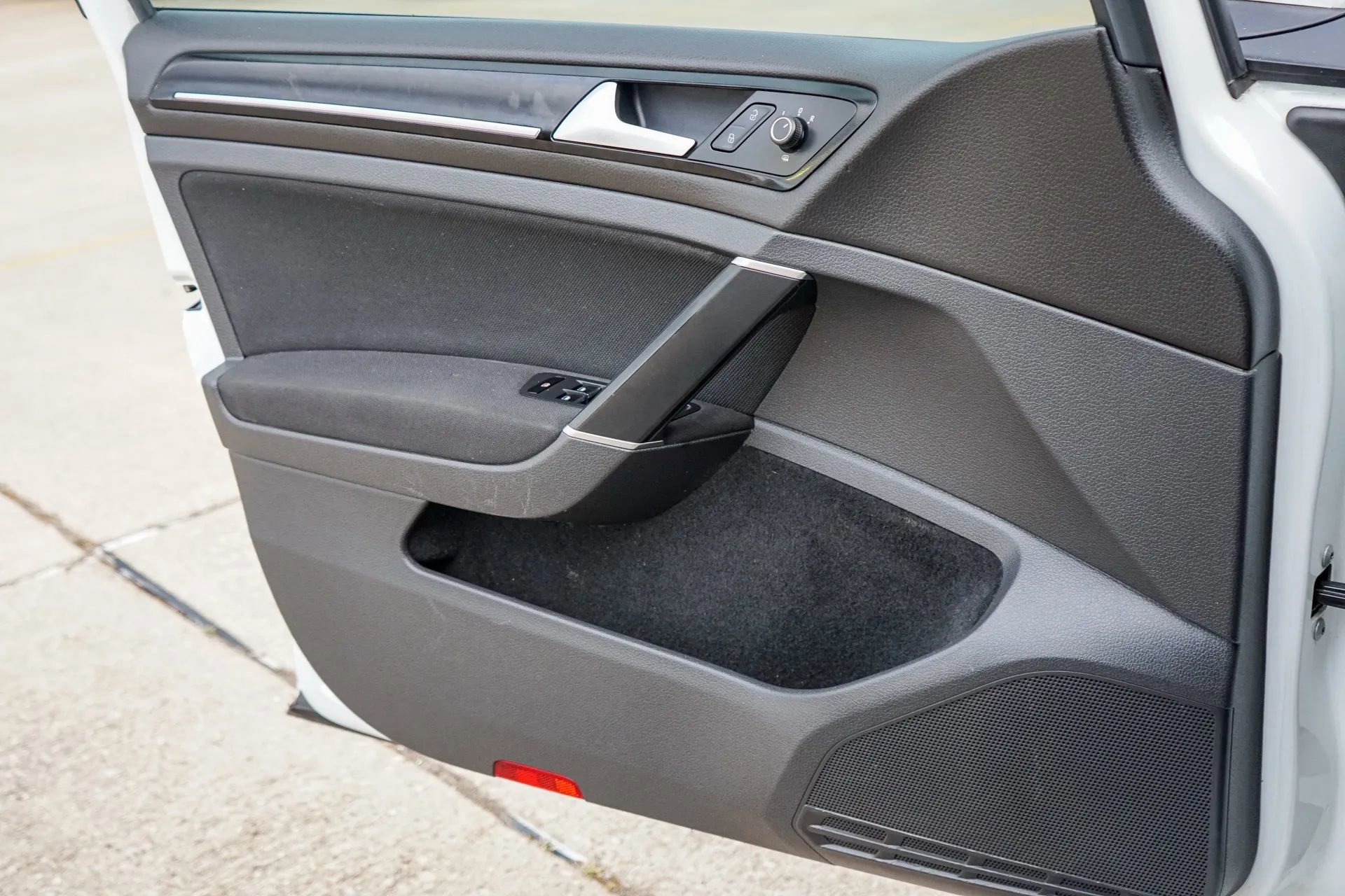 Used 2015 Volkswagen Golf 4-Door image 27