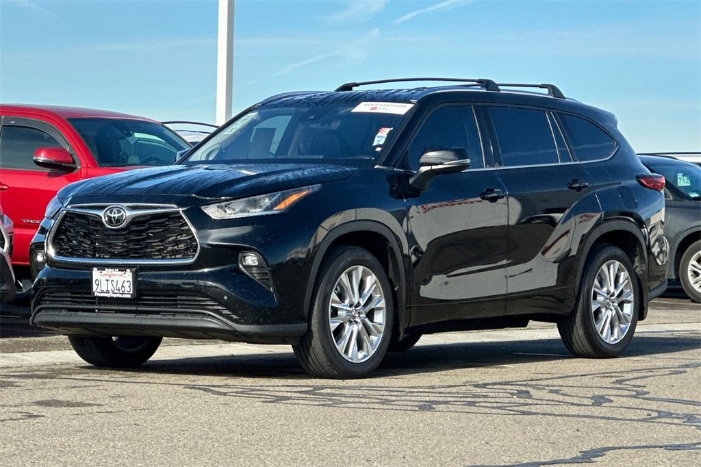 Used 2023 Toyota Highlander Limited image 10