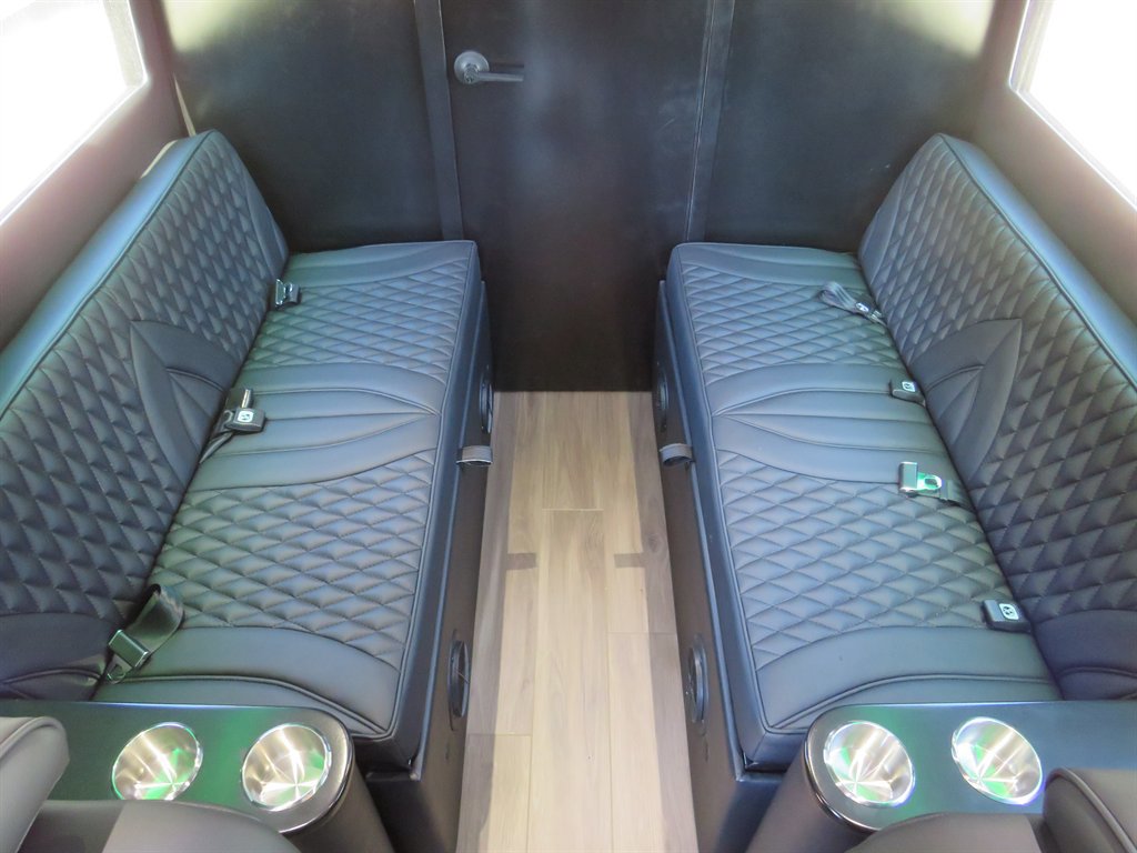 Used 2022 Mercedes-Benz Sprinter 4500 w/ Parking Package image 32