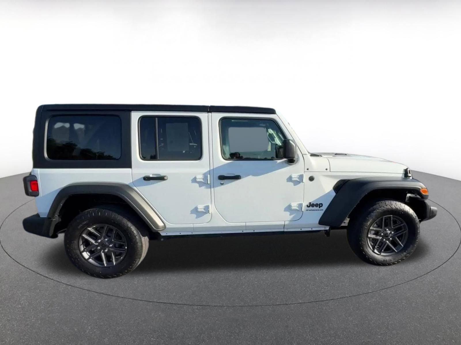Used 2025 Jeep Wrangler Sport S image 16