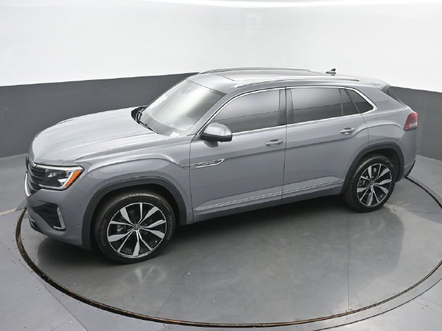 Used 2024 Volkswagen Atlas Cross Sport SEL Premium R-Line AWD/4WD image 37