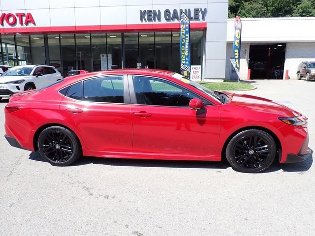 Used 2025 Toyota Camry SE FWD image 2