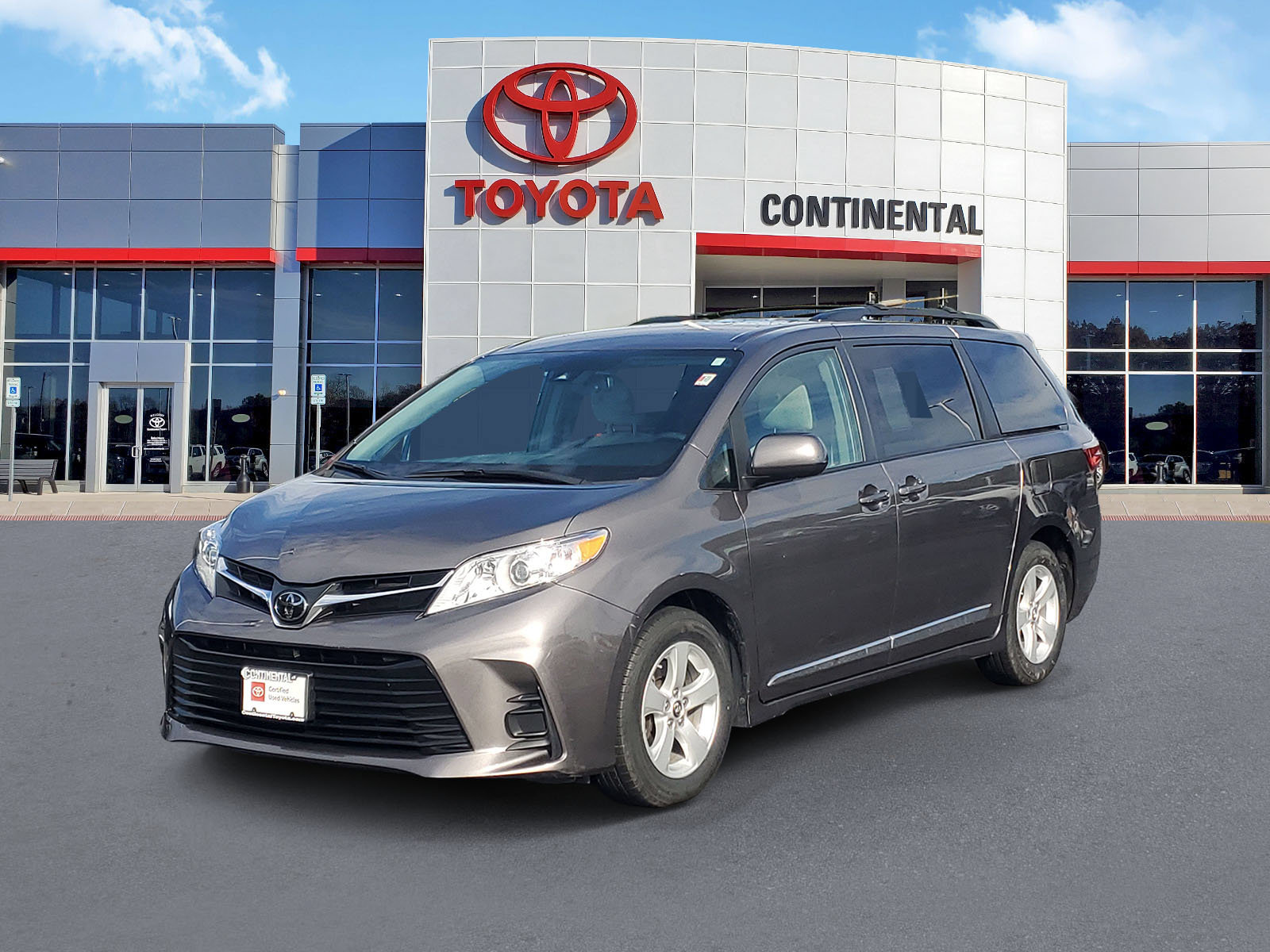 Certified 2019 Toyota Sienna LE FWD image 3
