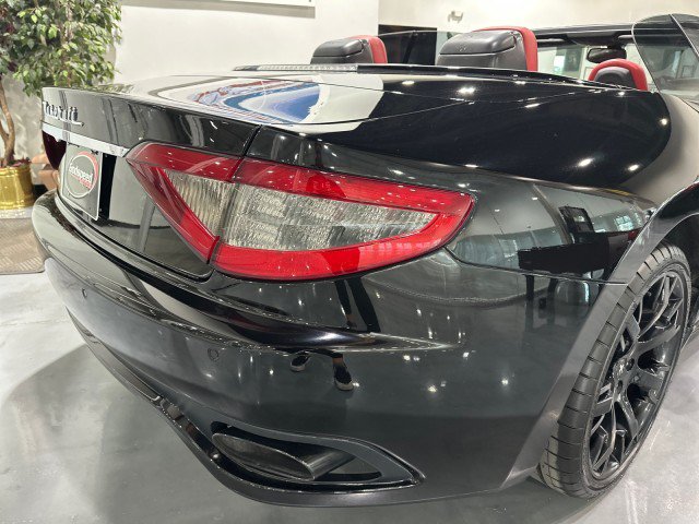 Used 2014 Maserati GranTurismo Sport RWD image 31
