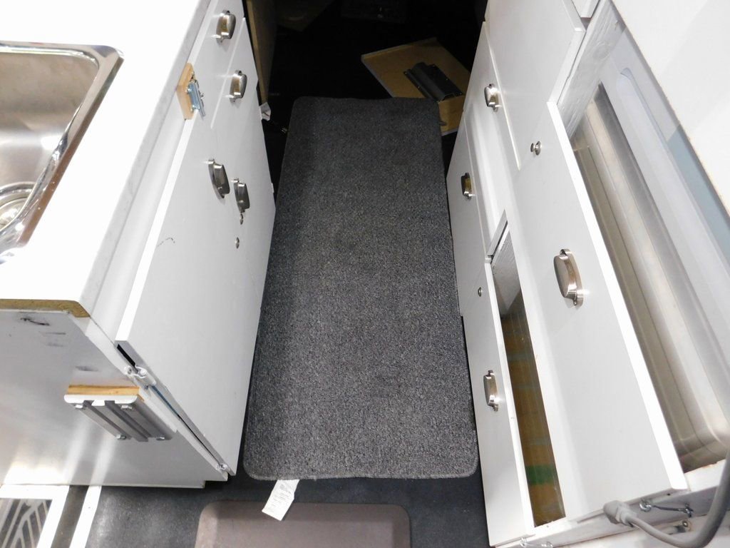 Used 2019 Ford Transit 250 148 Medium Roof RWD image 43