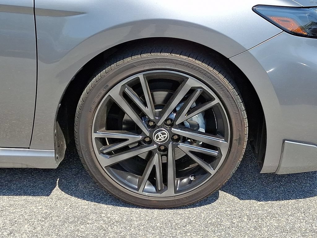 Used 2025 Toyota Camry XSE FWD image 8