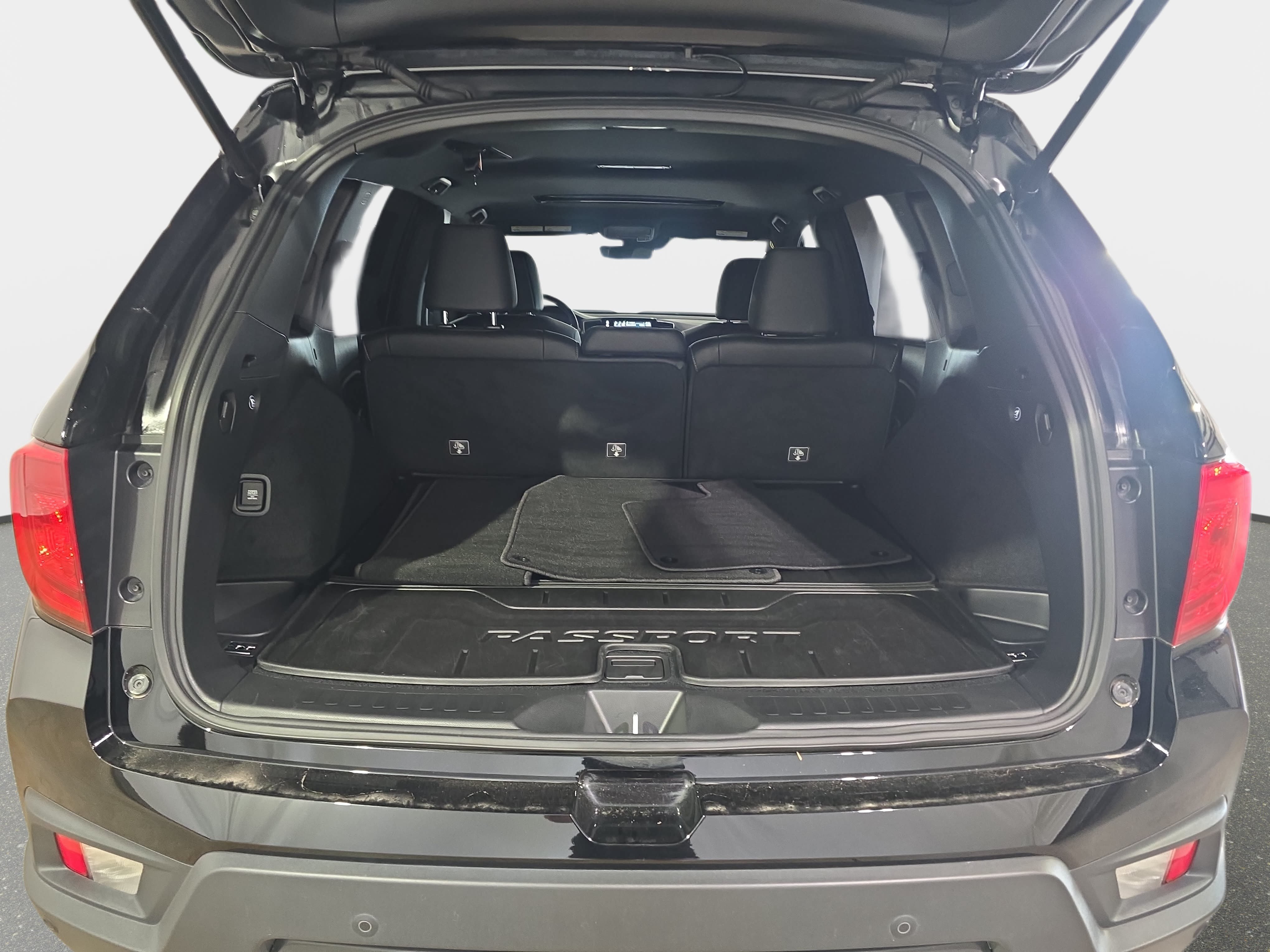 Certified 2025 Honda Passport EX-L image 28