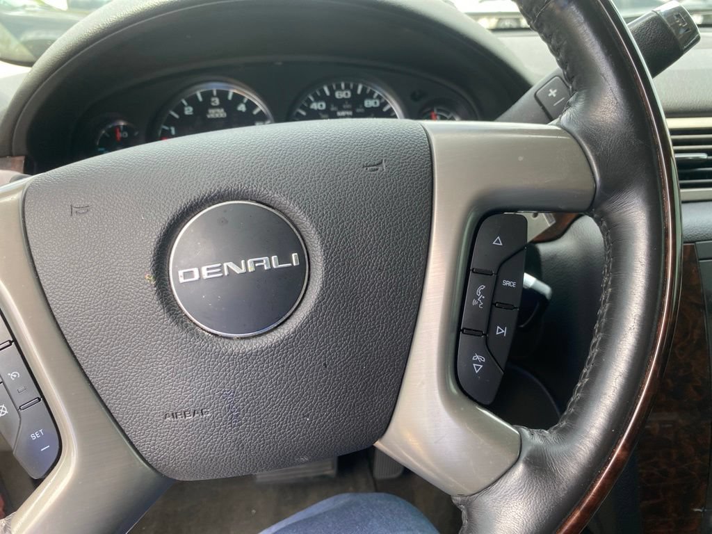 Used 2014 GMC Yukon XL Denali AWD/4WD image 24