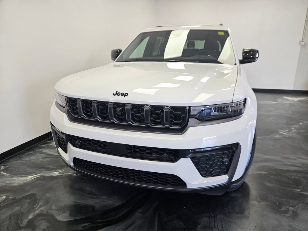 New 2026 Jeep Grand Cherokee L Limited AWD/4WD image 4