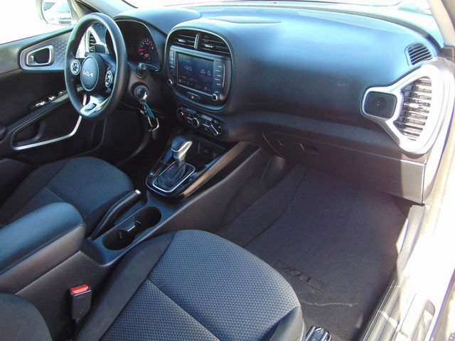 Used 2022 Kia Soul LX FWD image 25