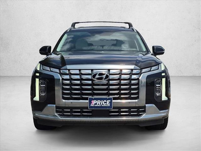 Used 2023 Hyundai Palisade Calligraphy FWD image 2
