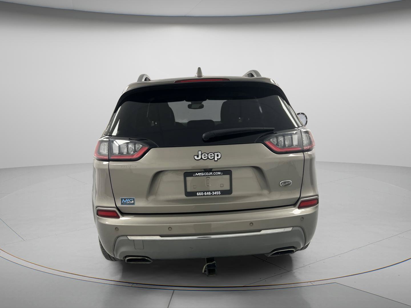 Used 2019 Jeep Cherokee Overland w/ Technology Group FWD image 7