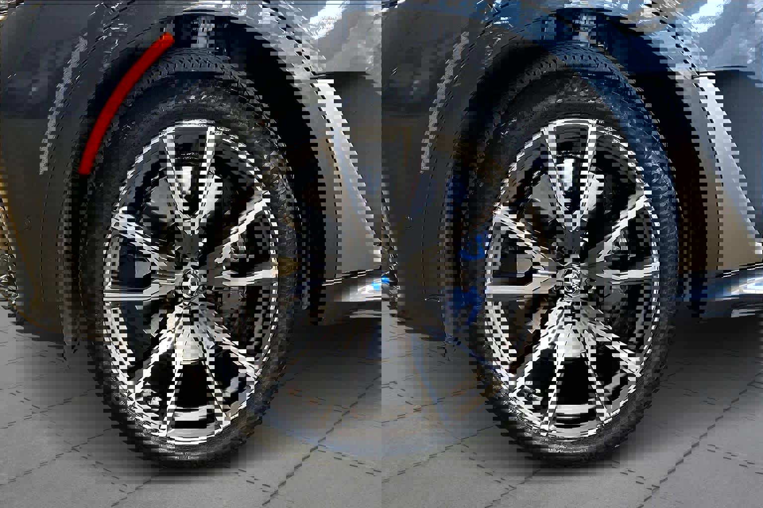 Used 2021 BMW X7 M50i w/ Executive Package image 10