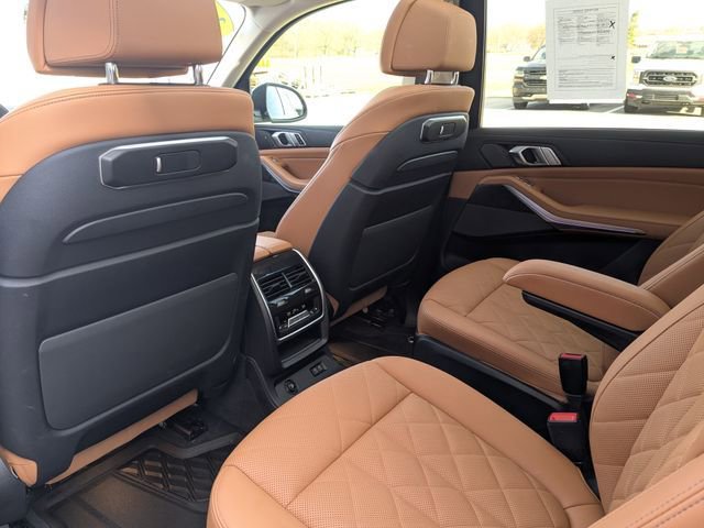 Used 2023 BMW X7 xDrive40i w/ Premium Package image 31