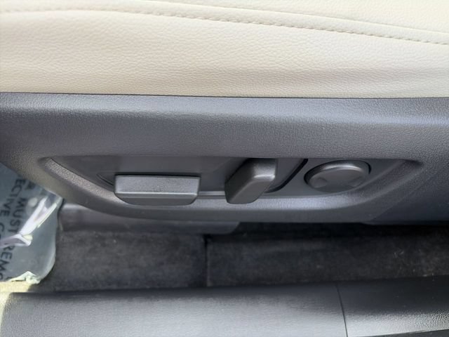 Certified 2025 MAZDA CX-70 Plug-In Hybrid w/ Premium Pkg AWD/4WD image 12