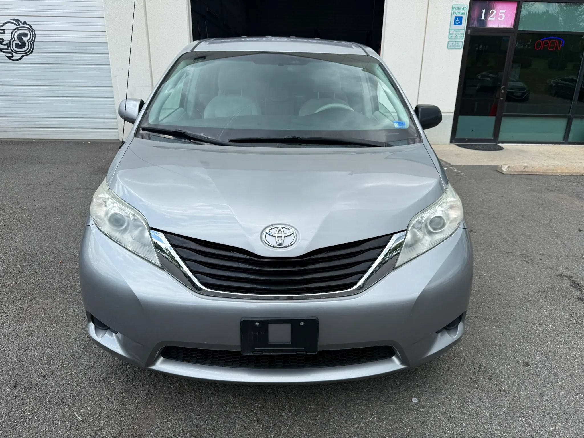 Used 2012 Toyota Sienna LE FWD image 7