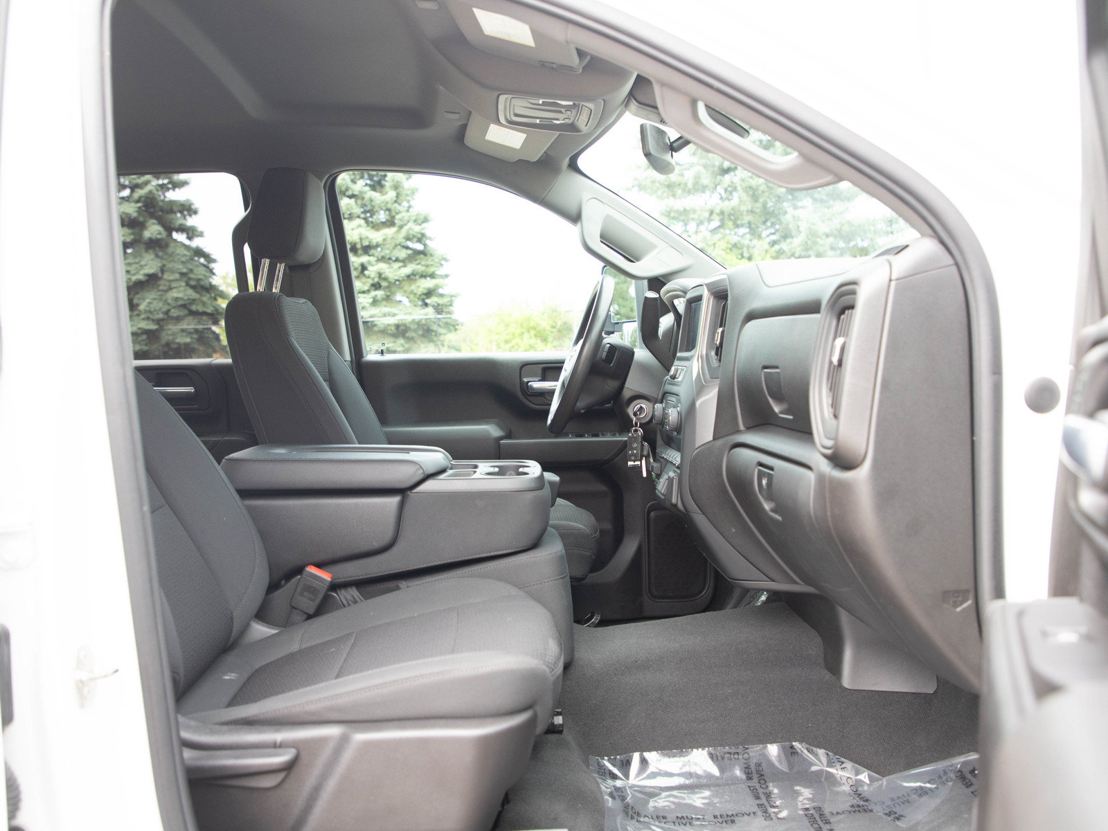 Used 2022 Chevrolet Silverado 2500 Custom w/ Custom Value Package AWD/4WD image 11