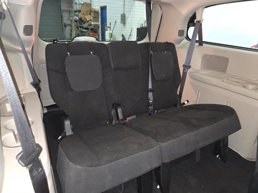 Used 2018 Dodge Grand Caravan SE w/ UConnect Hands-Free Group image 10