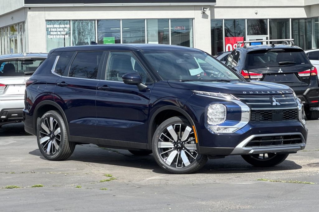 New 2026 Mitsubishi Outlander SE