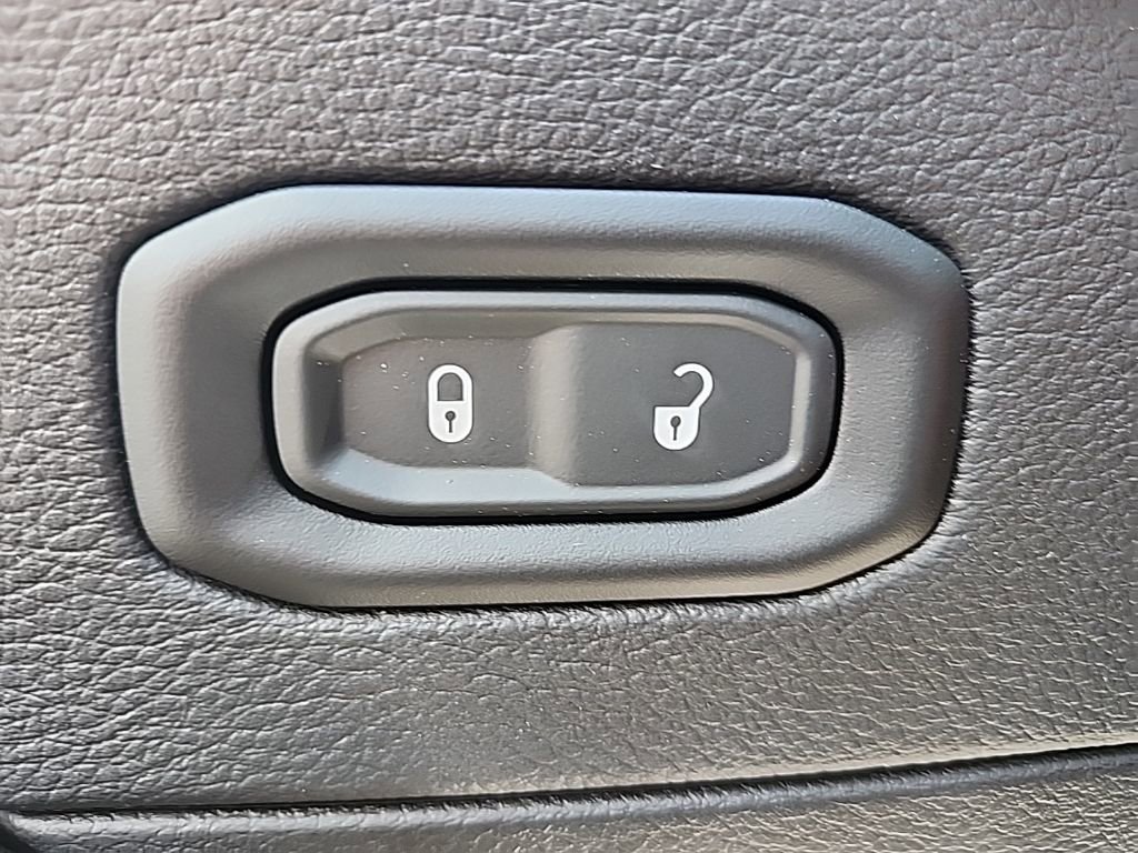 New 2025 Jeep Wrangler Unlimited Sahara AWD/4WD image 22