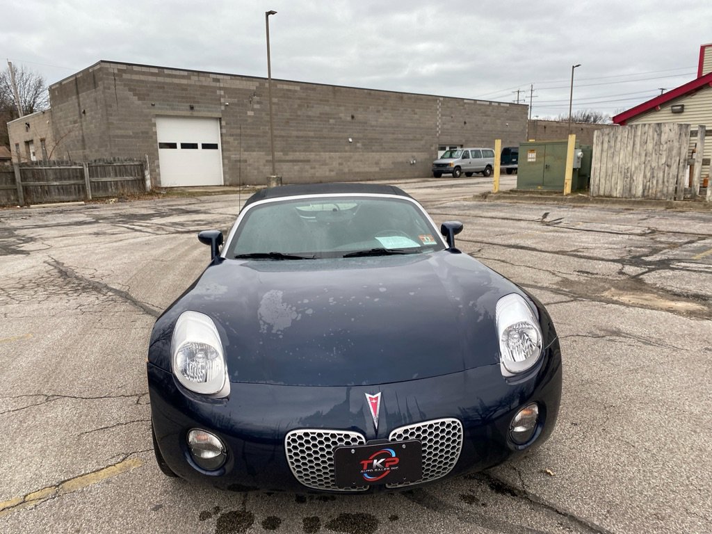 Used 2006 Pontiac Solstice Convertible w/ Premium Package image 8