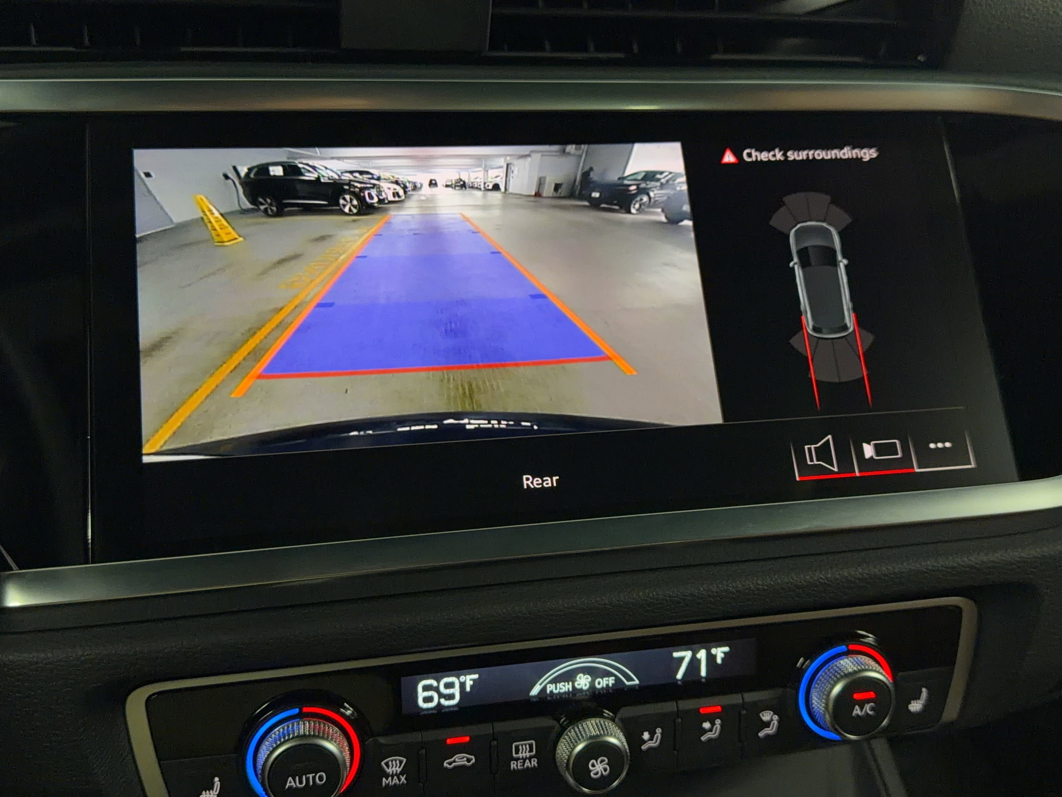 Used 2025 Audi Q3 2.0T Premium w/ Convenience Package image 24