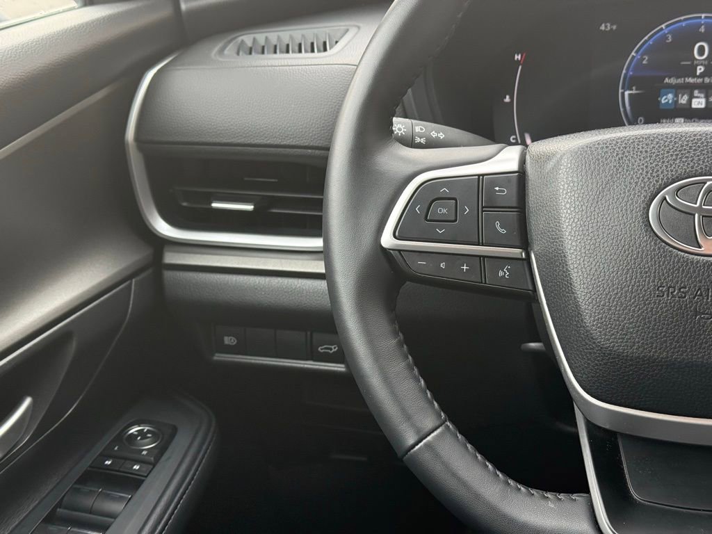 Used 2025 Toyota Grand Highlander AWD image 10