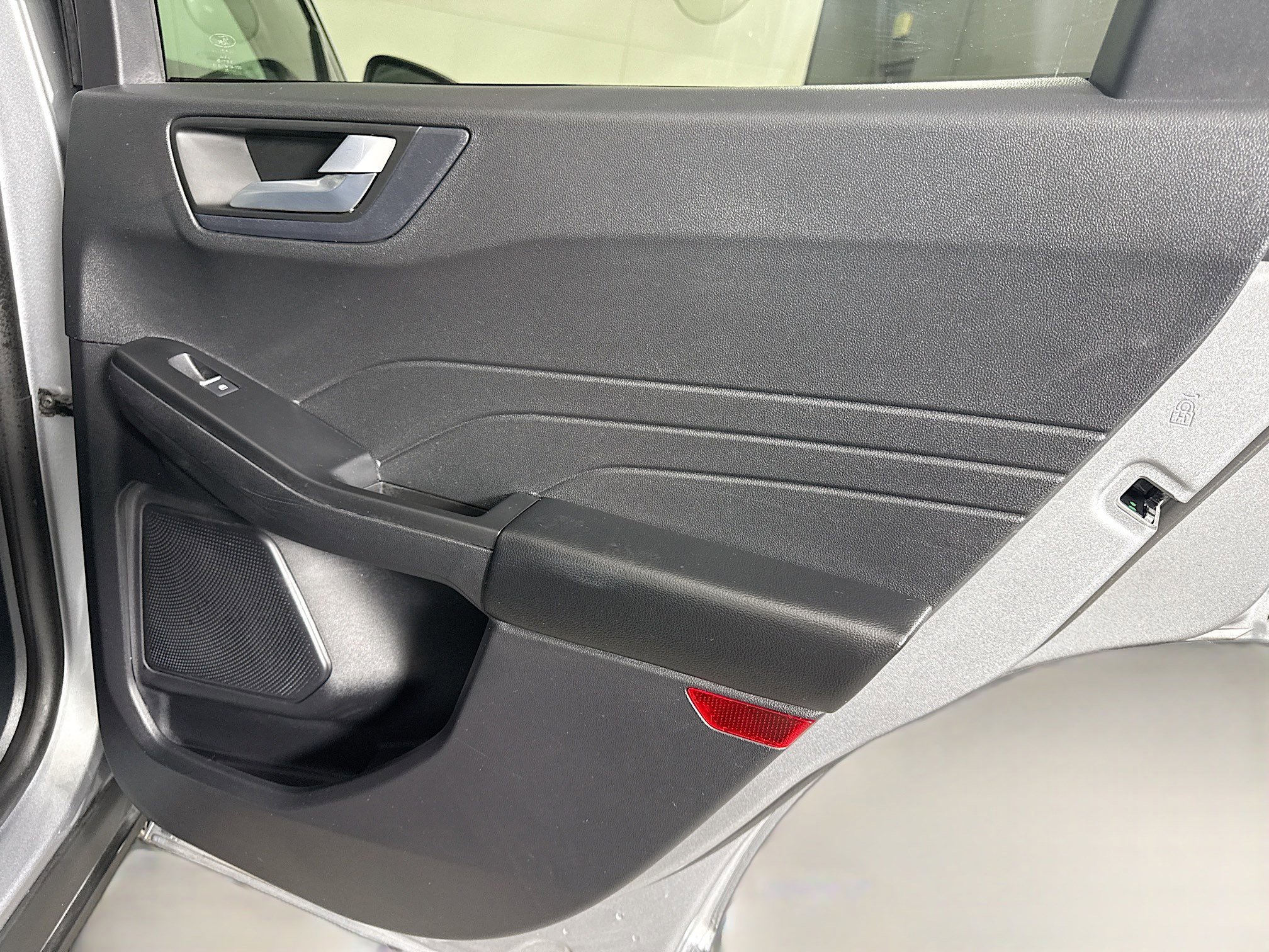 Used 2022 Ford Escape Titanium w/ Class II Trailer Tow Package image 28