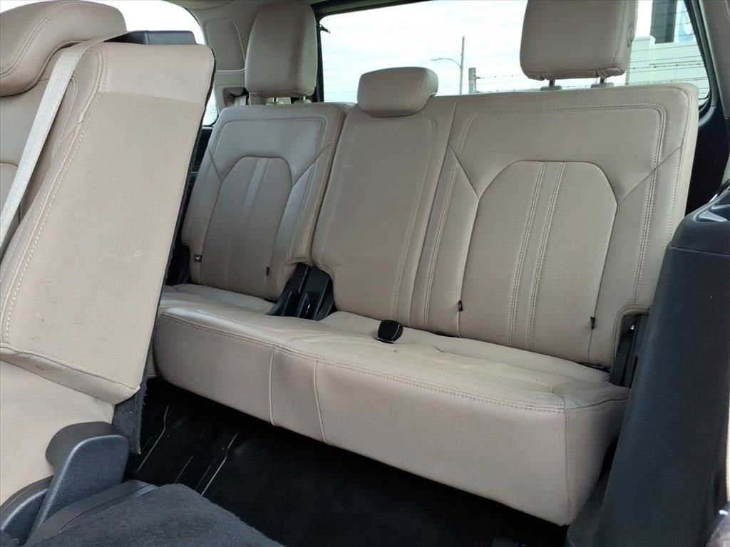 Used 2022 Ford Expedition Limited RWD image 19