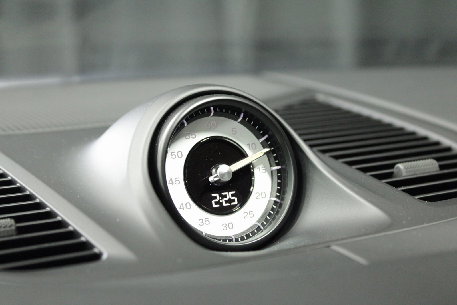 New 2025 Porsche Cayenne Turbo GT image 37