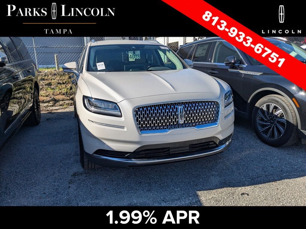 Used 2023 Lincoln Nautilus FWD w/ Premium Package image 4