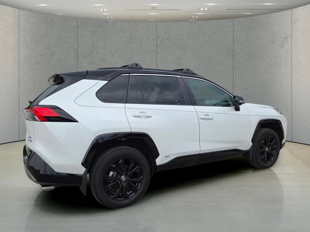 Used 2024 Toyota RAV4 XSE AWD/4WD image 4