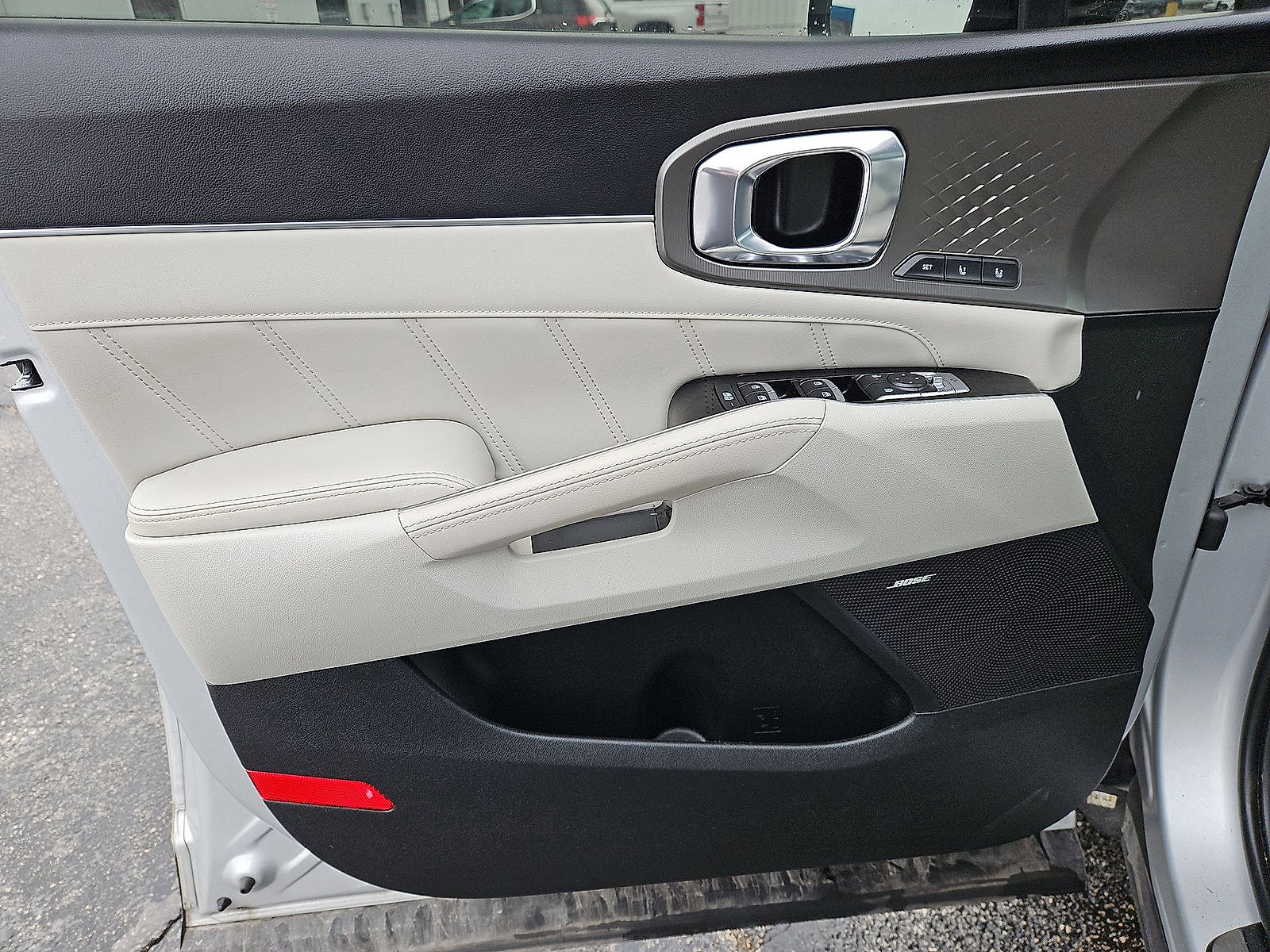 Used 2025 Kia Sorento SX Prestige AWD/4WD image 2