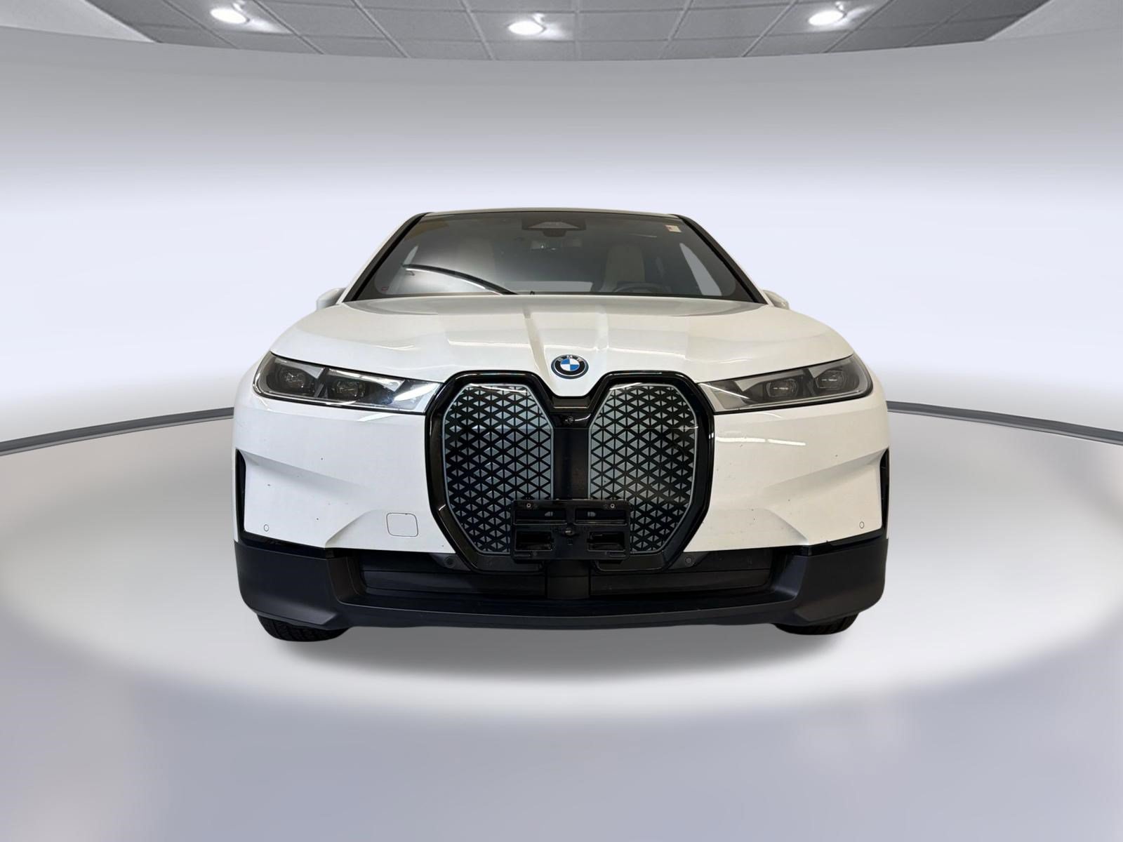 Used 2022 BMW iX xDrive50 w/ Convenience Package AWD/4WD image 6