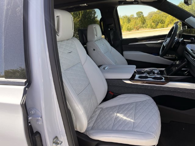 New 2027 Cadillac Escalade ESV Platinum Sport AWD/4WD image 23