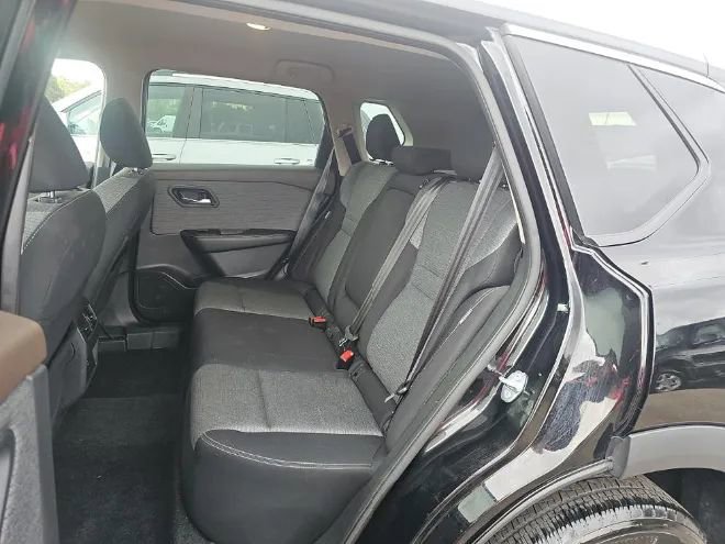 Used 2021 Nissan Rogue SV AWD/4WD image 10