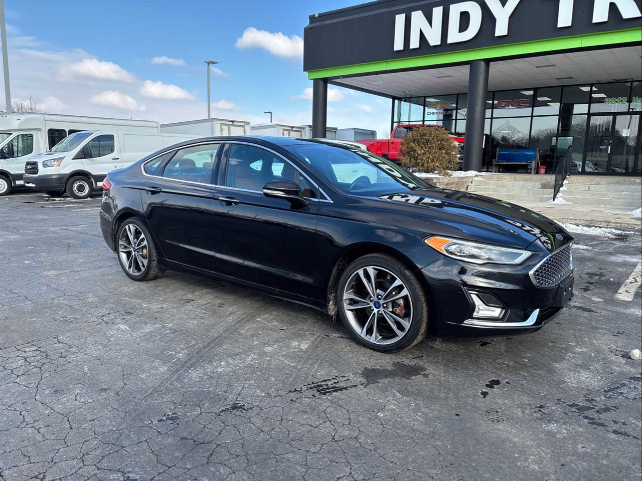 Used 2020 Ford Fusion Titanium image 2