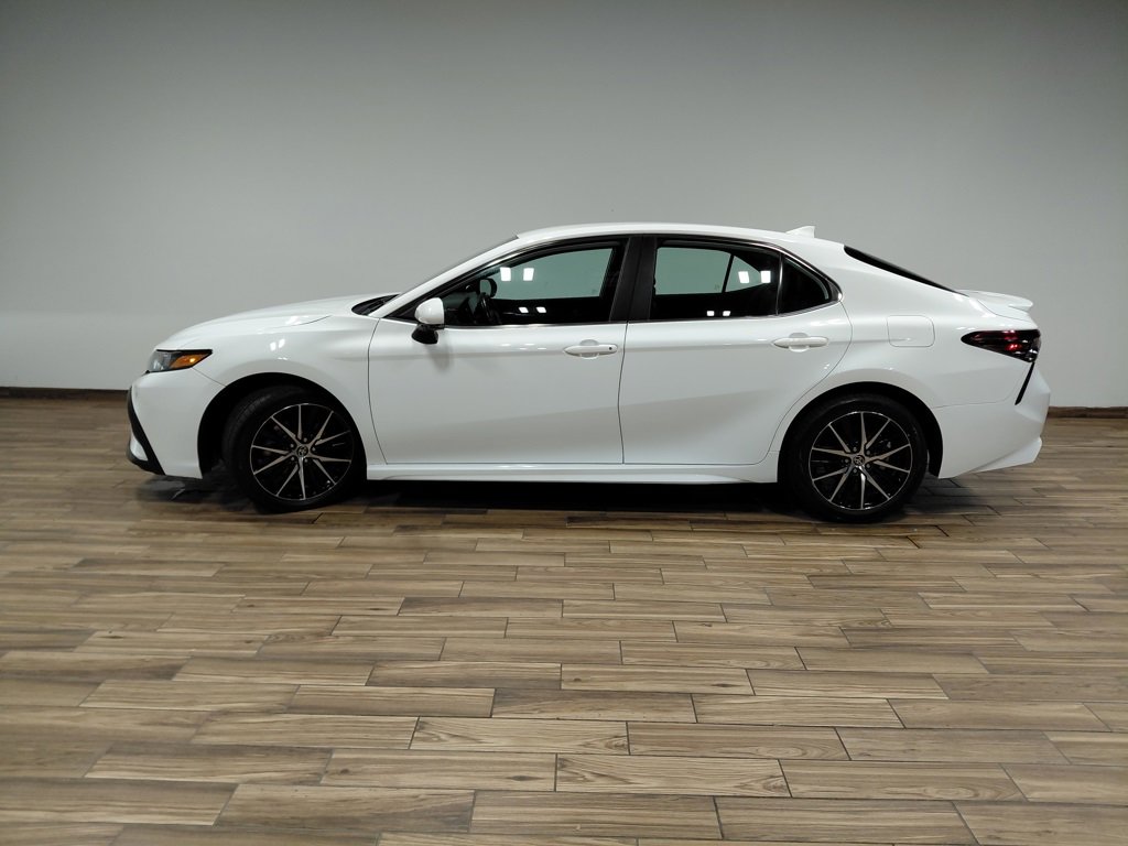 Used 2023 Toyota Camry SE image 17