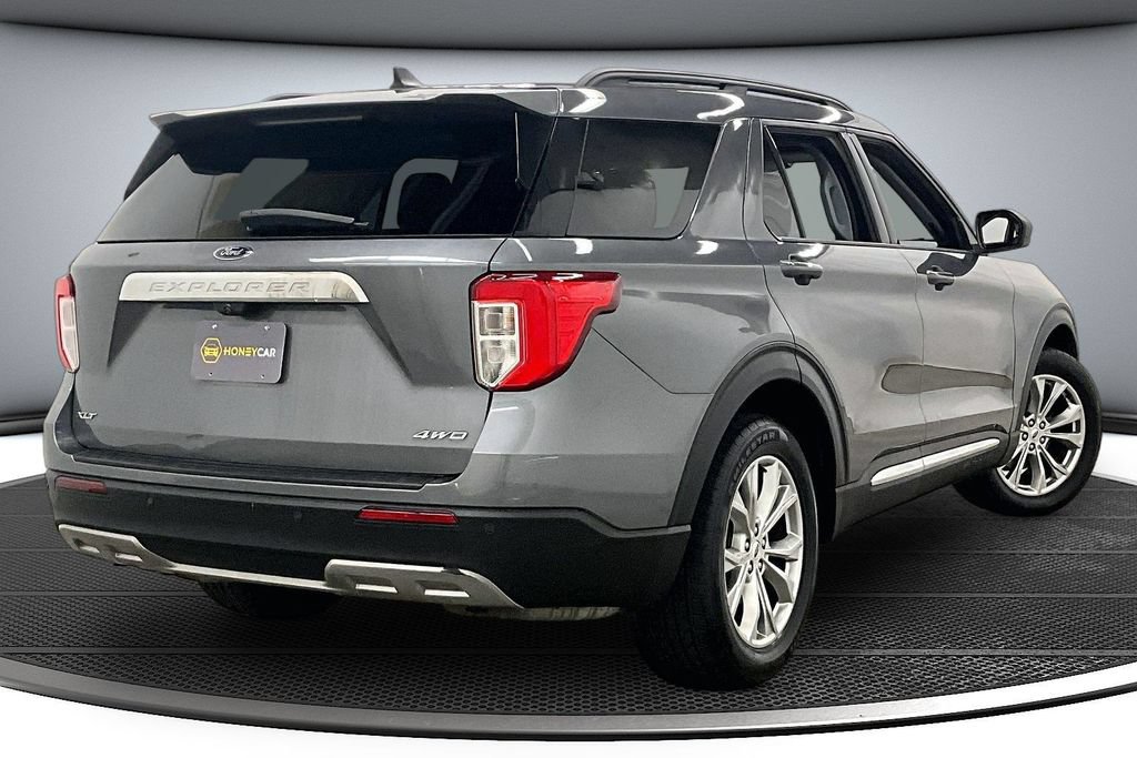 Used 2021 Ford Explorer XLT w/ Equipment Group 202A AWD/4WD image 6