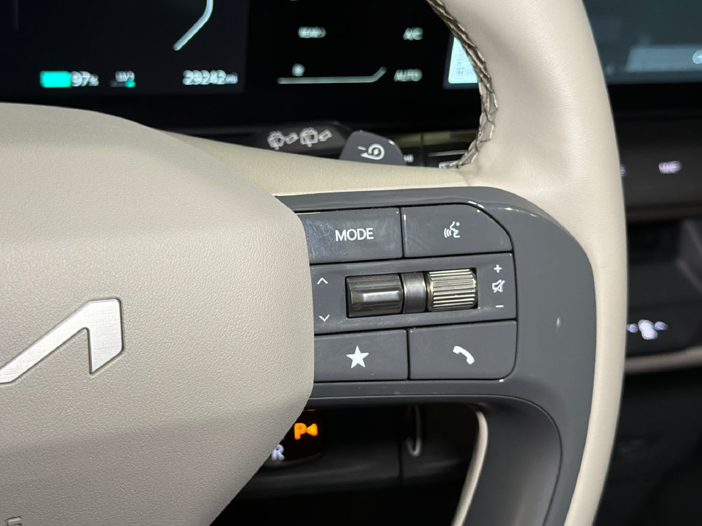 Certified 2024 Kia EV9 Wind AWD/4WD image 29