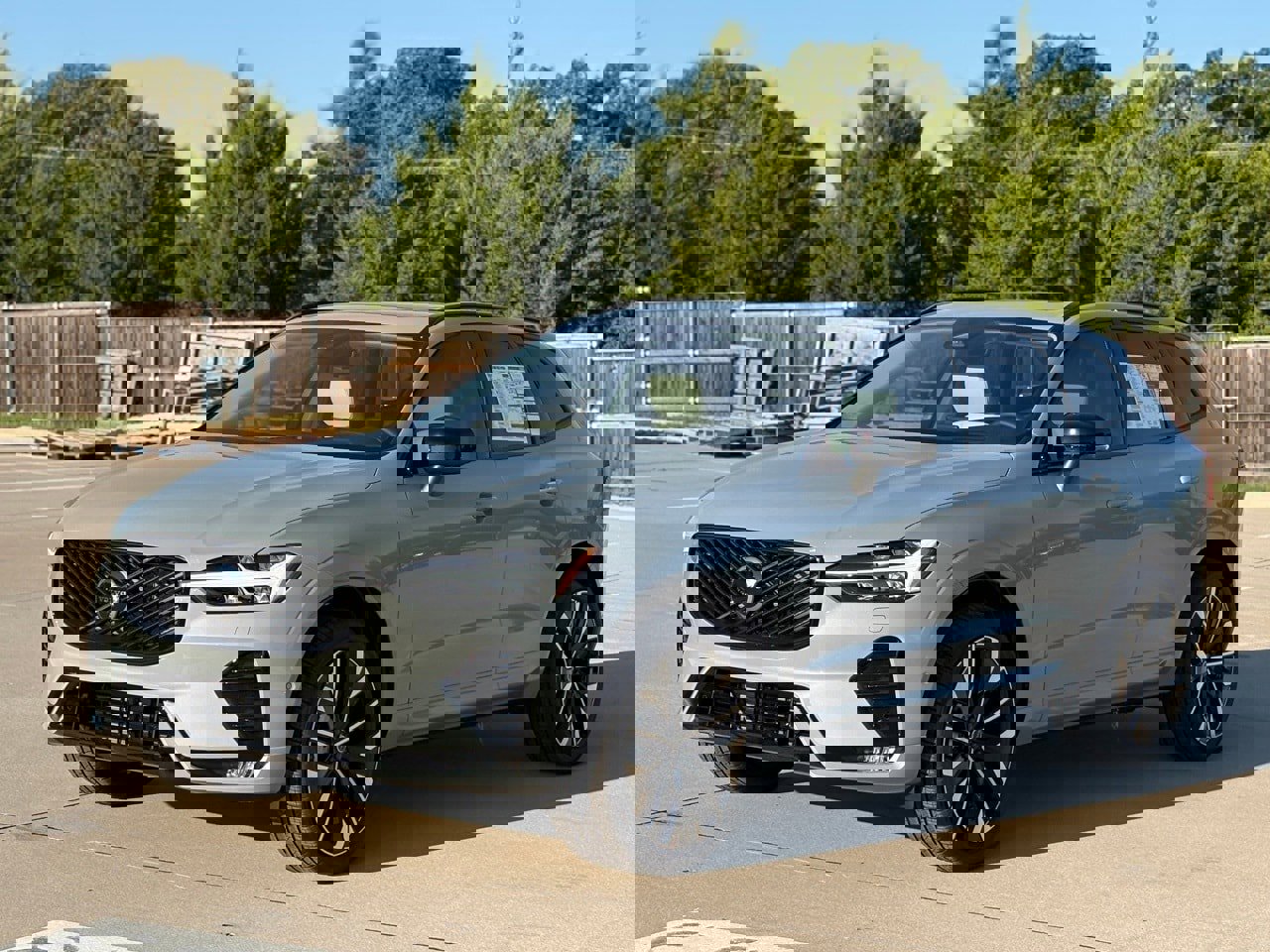 New 2026 Volvo XC60 B5 Ultra w/ Protection Package Premier image 3