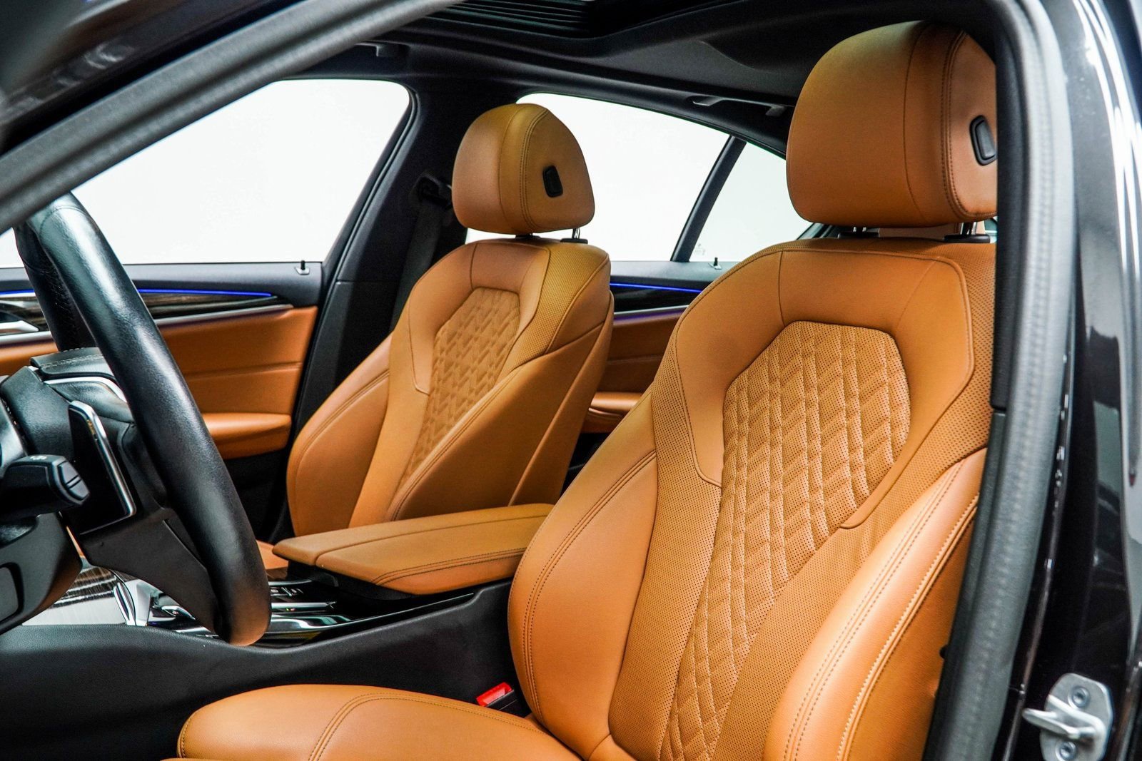 Used 2023 BMW 530i xDrive w/ Premium Package image 35