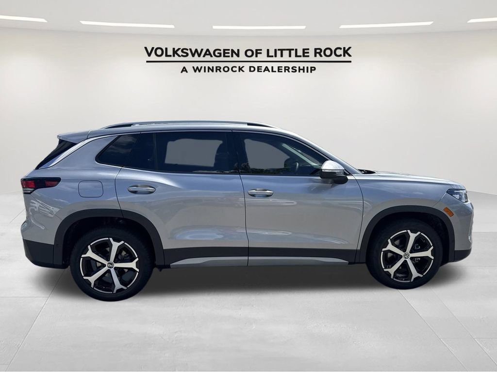 New 2025 Volkswagen Tiguan SE image 4