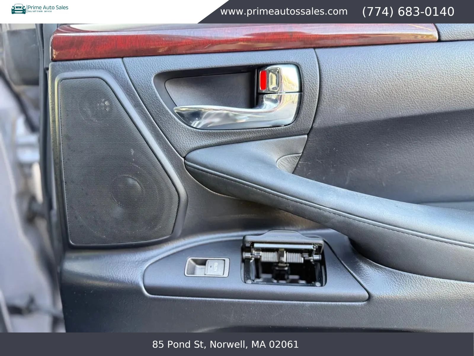 Used 2011 Lexus LX 570 4WD w/ Luxury Pkg image 31
