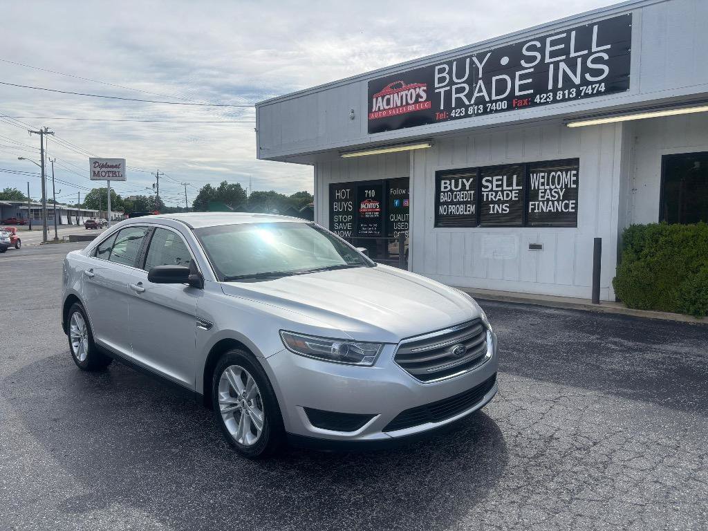 Used 2018 Ford Taurus SE FWD image 2