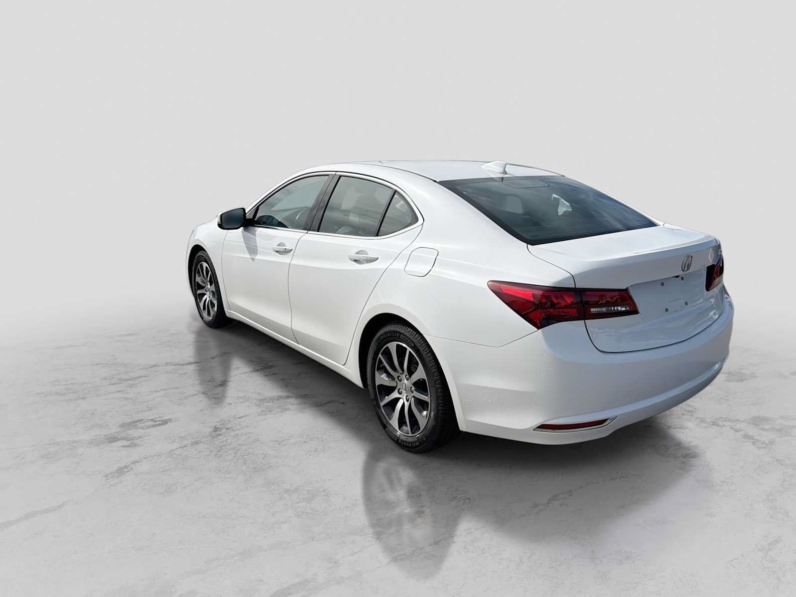 Used 2016 Acura TLX FWD image 4