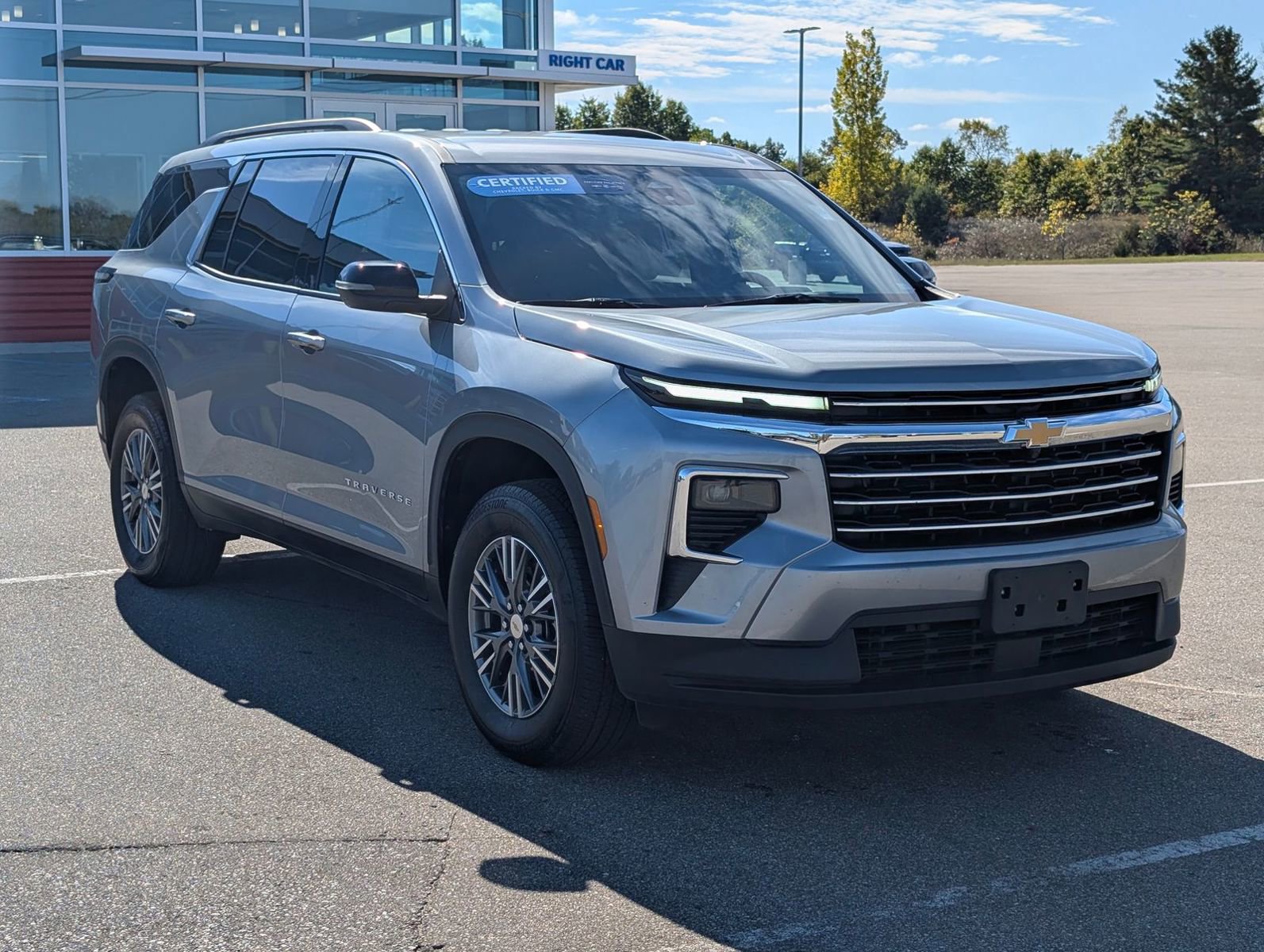 Certified 2025 Chevrolet Traverse LT image 3